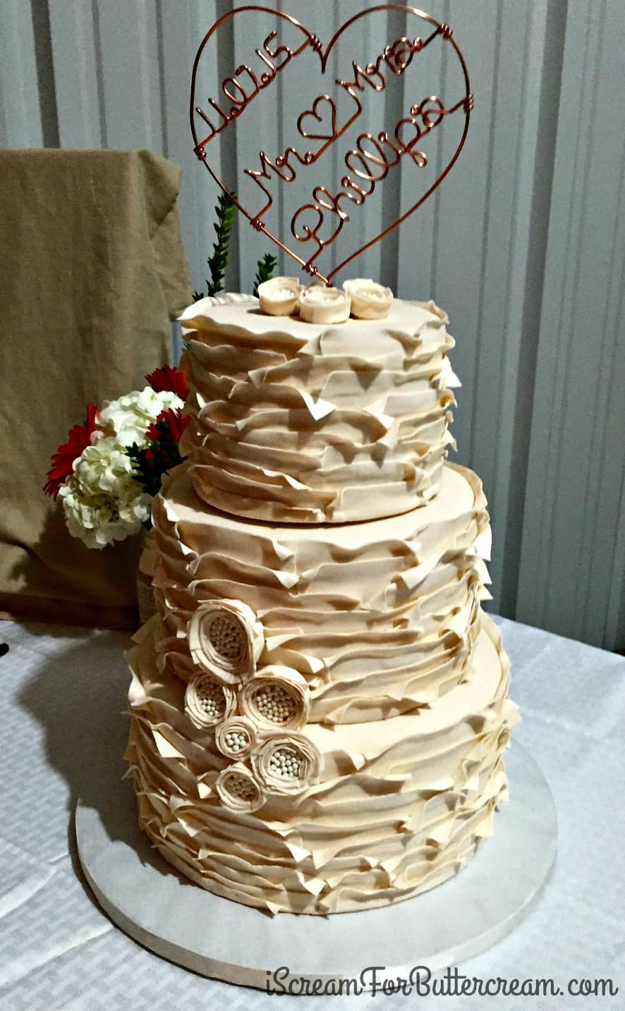 A Rustic Ruffle Cake For Sweet Country Wedding A Rustic Ruffle Cake For Sweet Country Wedding