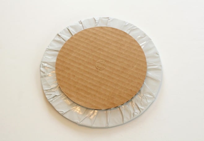 Adding a base to the round cake board
