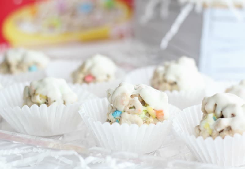 Lucky Charms White Chocolate Cereal Pops in mini cupcake papers