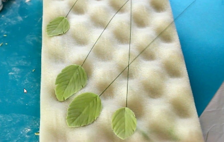 drying gumpaste leaves