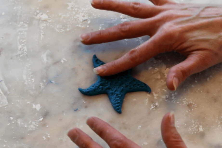 shaping the fondant starfish after texturing