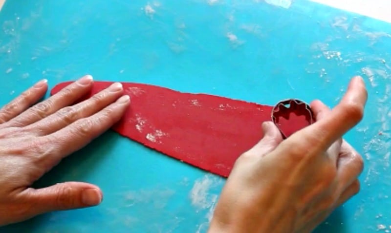 cutting out peony petal in gumpaste