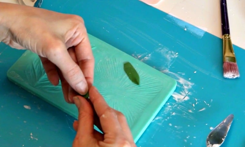 Shaping the gumpaste peony leaves