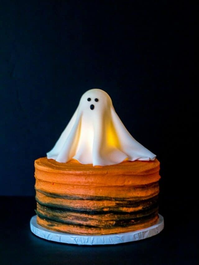 Fondant Glowing Ghost Cake Topper