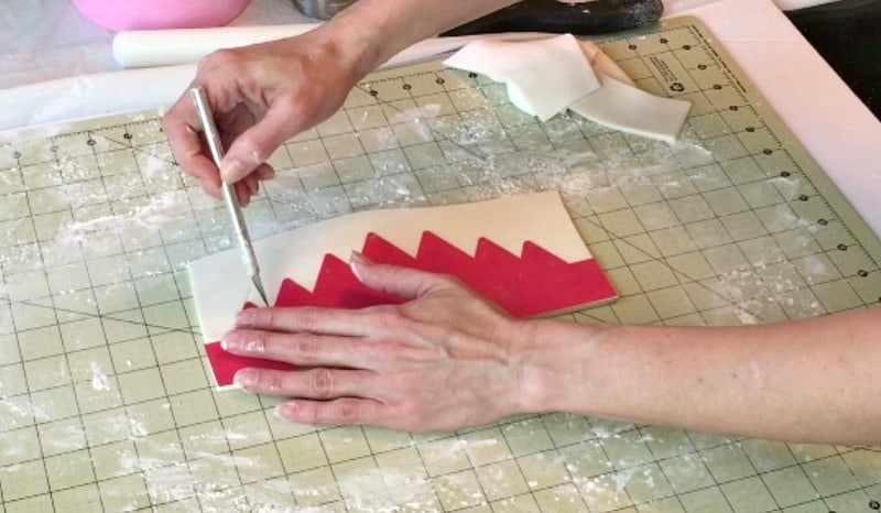Cutting out gumpaste crown around template