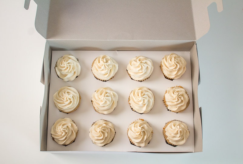 DIY cupcake box inserts with cupcakes