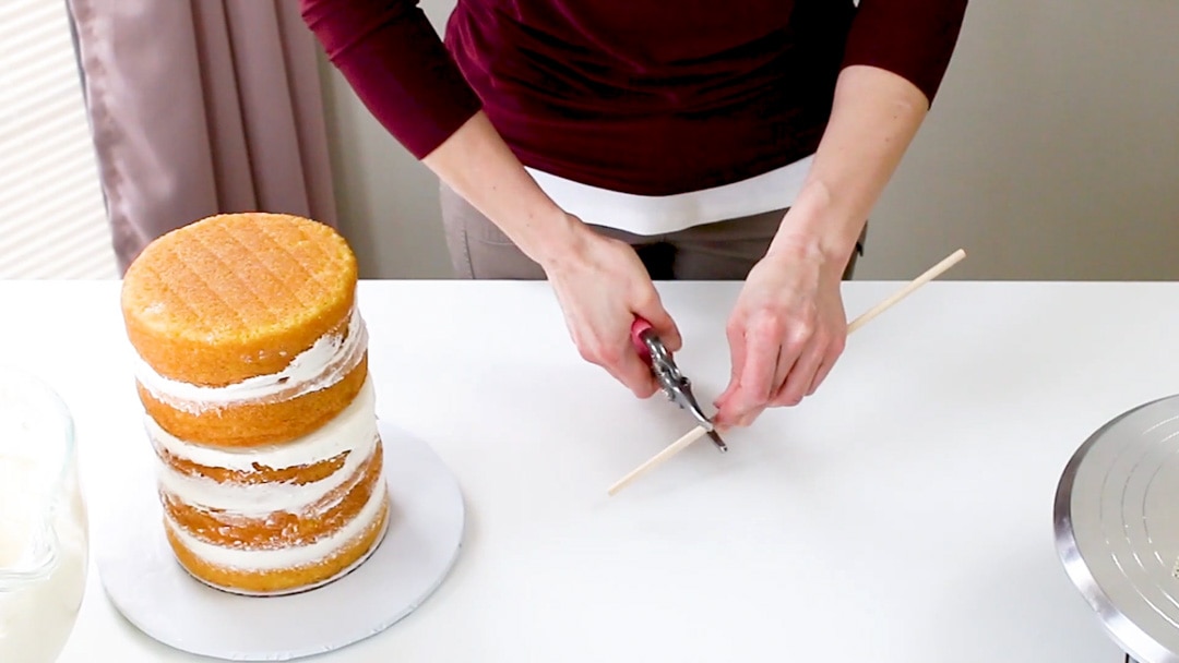 How to Make a Tall Cake I Scream for Buttercream
