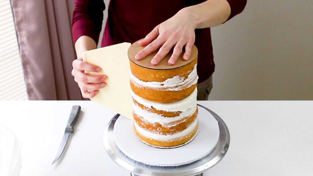 How to Make a Tall Cake - I Scream for Buttercream