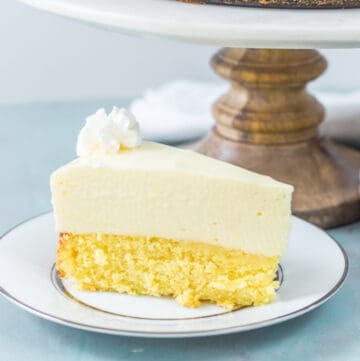 cake bottom lemon cheesecake featured image