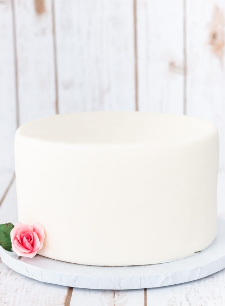 Tips for Covering a Cake in Fondant I Scream for Buttercream