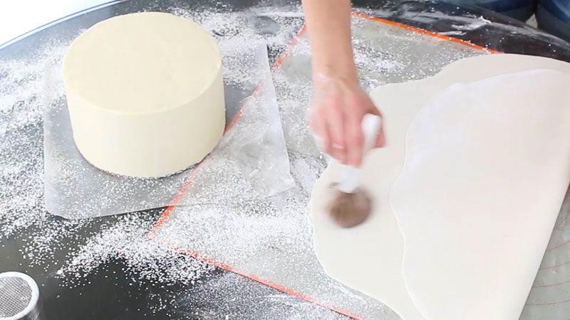 Rolling out fondant clearance tips