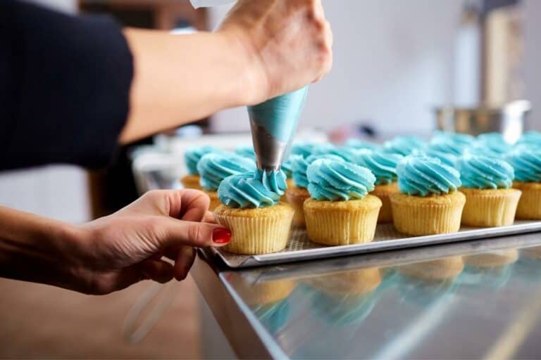 Best Cake and Cupcake Piping Tips & How to Use Them I Scream for