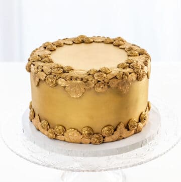 antiqued bas relief cake featured image