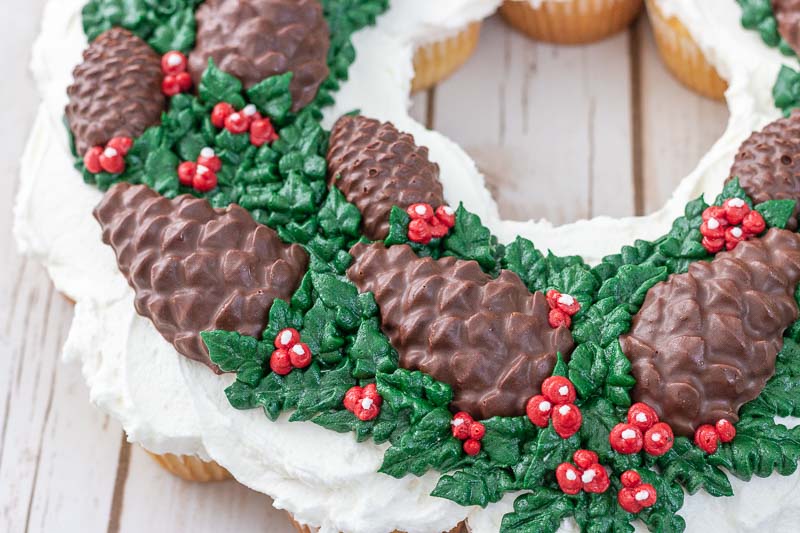 Chocolate Pine Cone Wreath Cupcake Cake