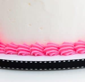 12 Simple and Easy Buttercream Cake Borders - I Scream for Buttercream