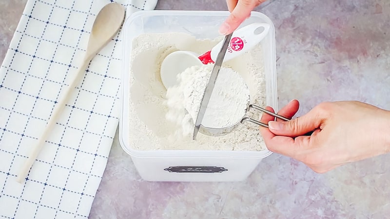 The Best Ways To Measure 20 Important Baking Ingredients