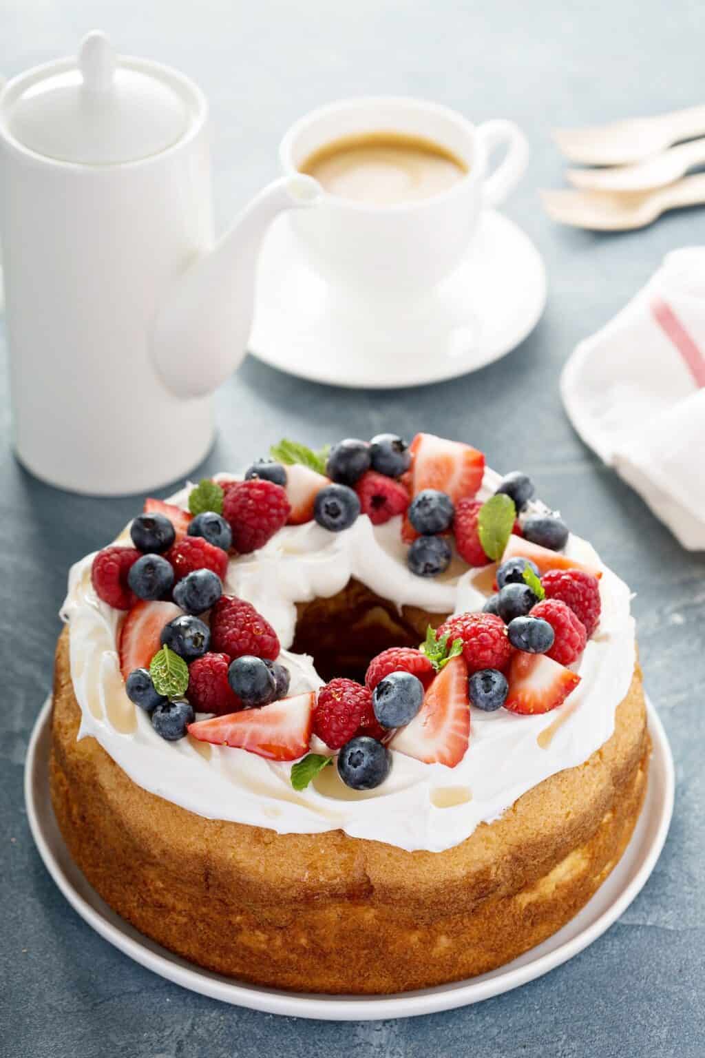 How to Frost a Bundt Cake (Easy Options & Tips) I Scream for Buttercream