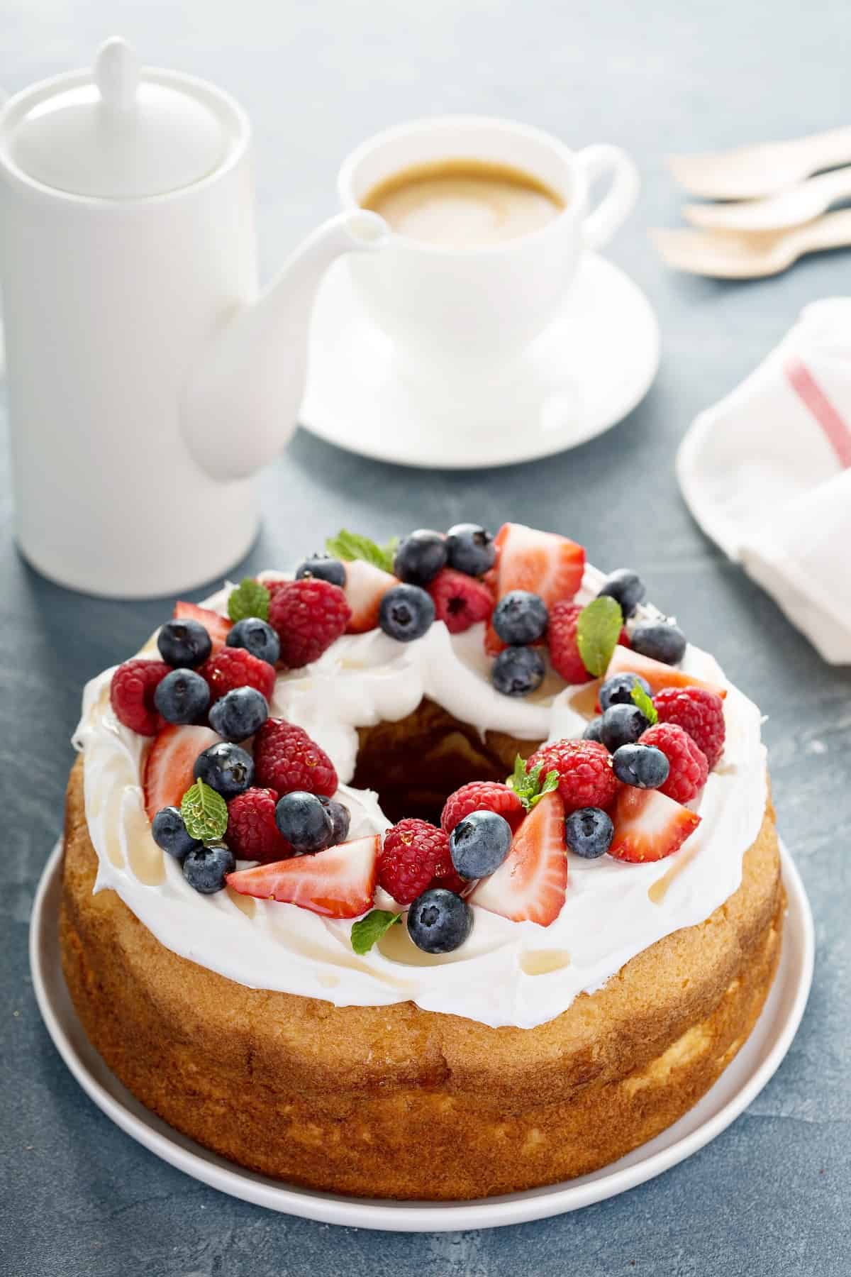 How to Frost a Bundt Cake (Easy Options & Tips) - I Scream for Buttercream