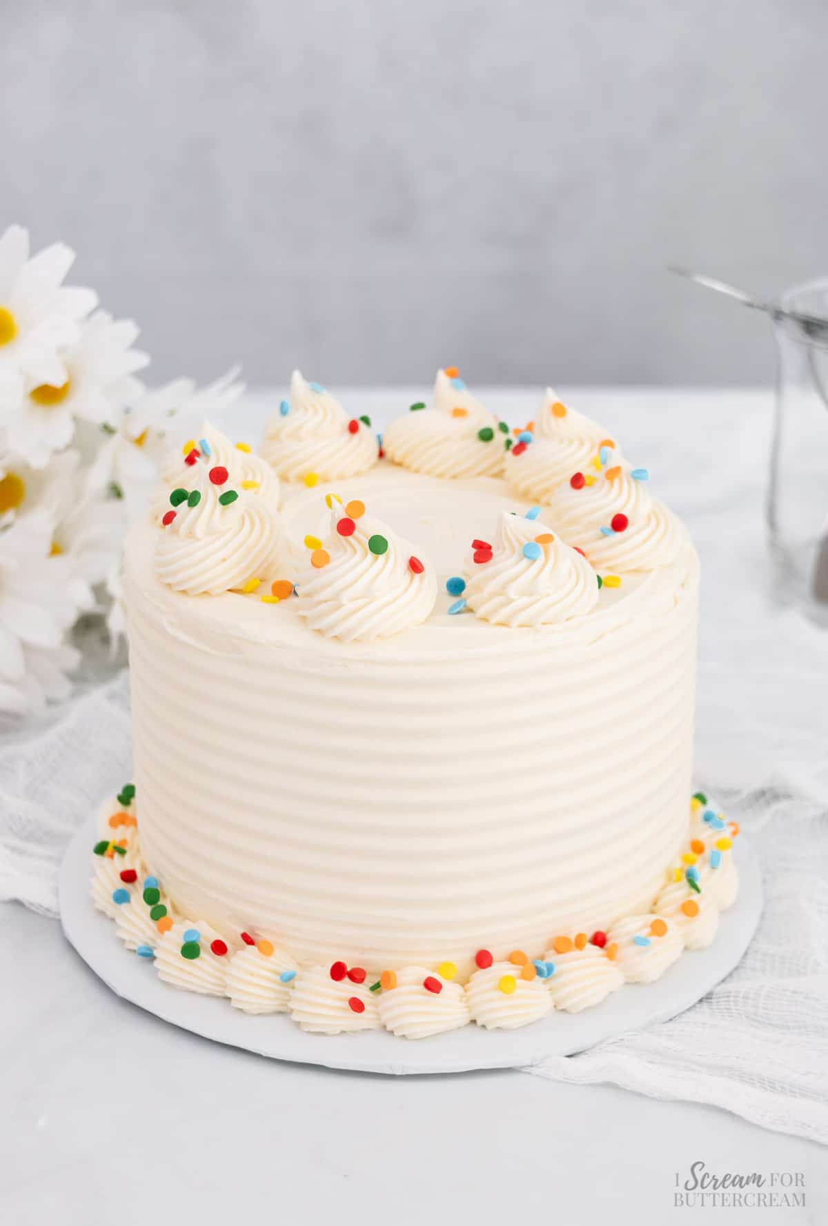 Small vanilla cake decorated.