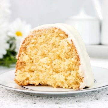 featured image of pineapple cake.