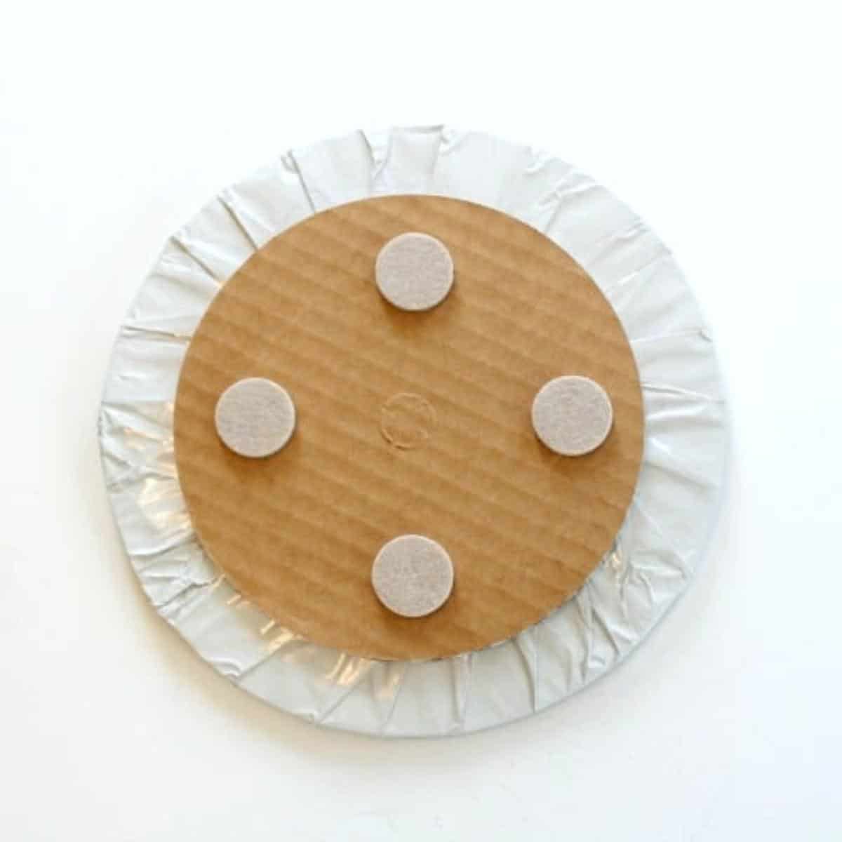 Amazon.com: White Cake Boards Round | 25 Pack – 10 Inch | Cardboard Cake  Rounds Circles | Disposable Cake Platter Board Base Tray | Cake Decorating  Supplies | Cake Plate Accessories : Home & Kitchen