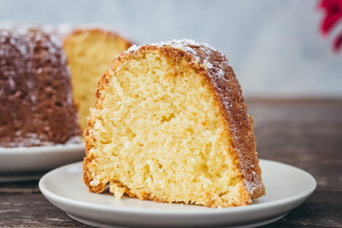 Light Brown Sugar Buttermilk Pound Cake Loaf - Beat Bake Eat