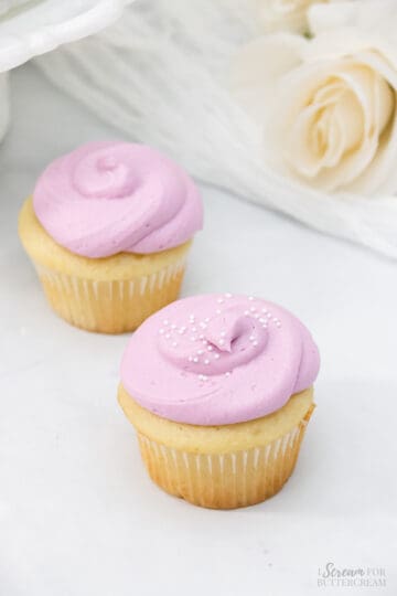 How to Ice Cupcakes without a Piping Bag - I Scream for Buttercream